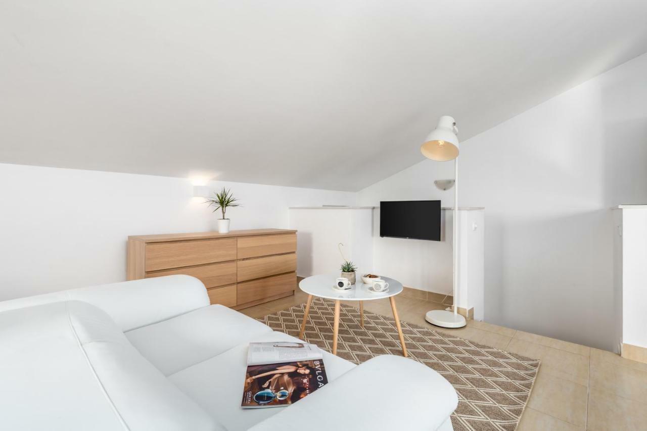 Julija Apartment ดรามัลย์ ภายนอก รูปภาพ