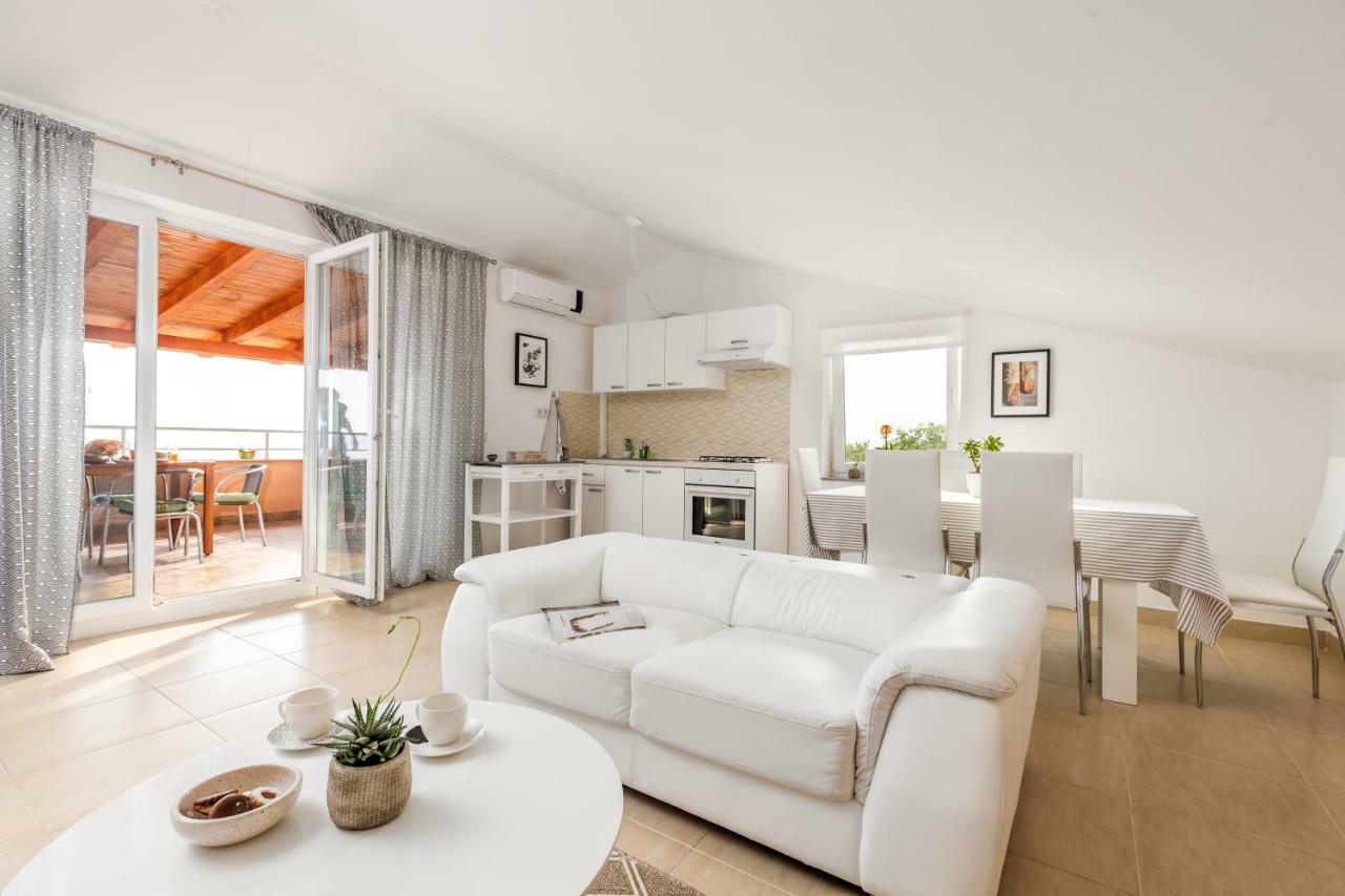 Julija Apartment ดรามัลย์ ภายนอก รูปภาพ